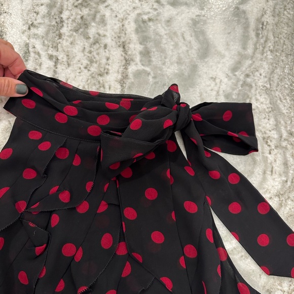 Sleeveless blk/cranberry polka-dot top! - Picture 7 of 8